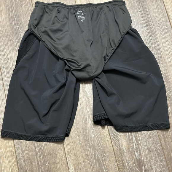 🖤 men’s Nike Dri - Fit shorts with inner shorts new condition. - Picture 5 of 8